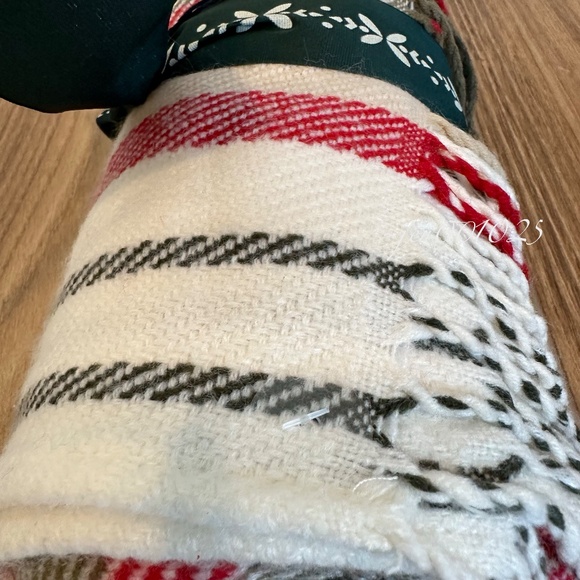 Hearth & Hand Magnolia Christmas Plaid Woven Throw Blanket - Picture 8 of 10